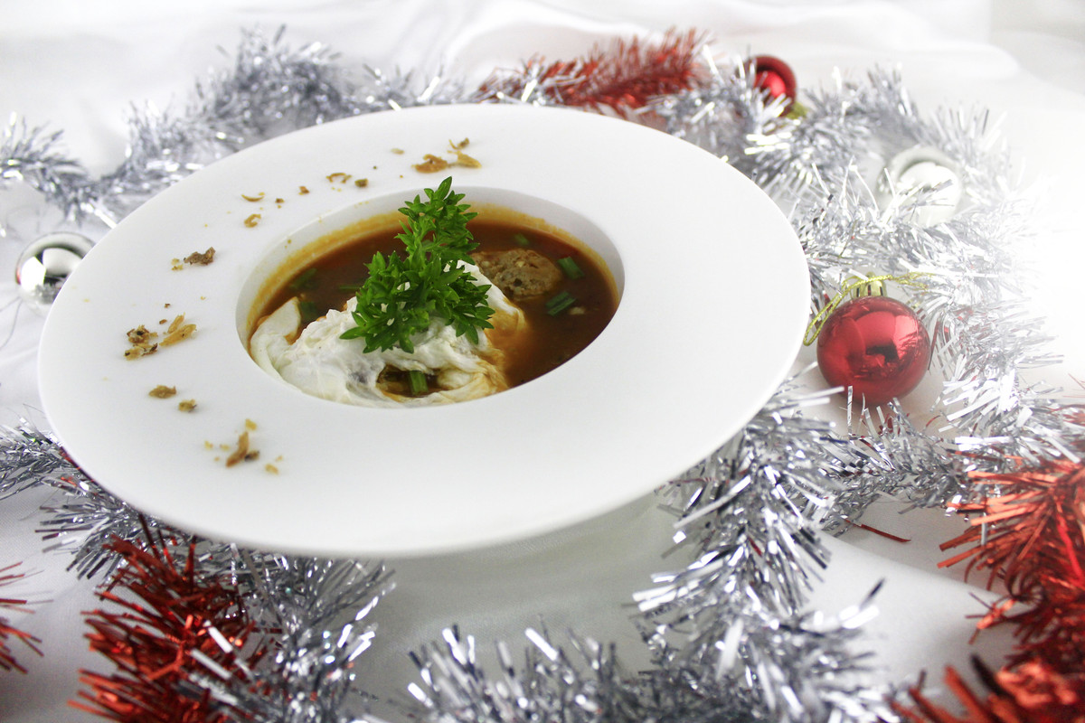 Aston Solo Sajikan Kreasi Menu Spesial Bertema Natal