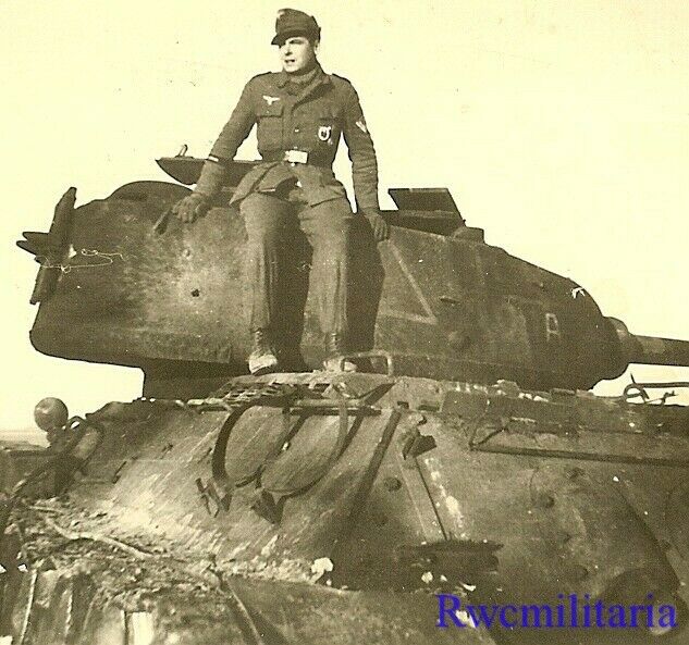 RARE! Luftwaffe Fallschirmjäger Posed on KO'd Russian T-34 Panzer Tank!!!