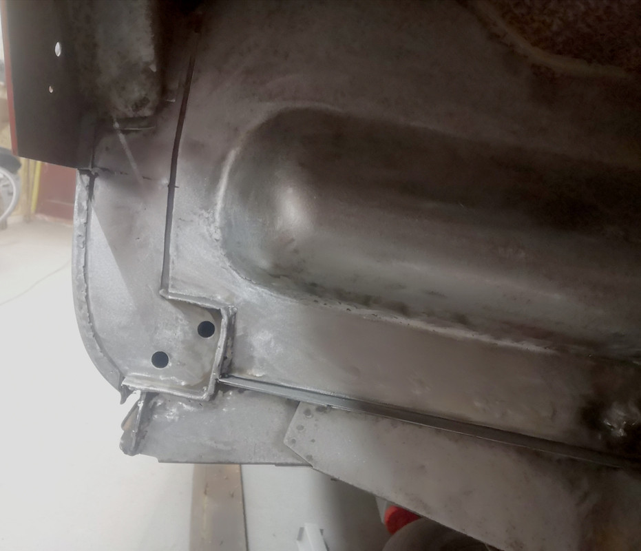 1EF1D18C-D63A-4504-A619-5E5C3C29133E