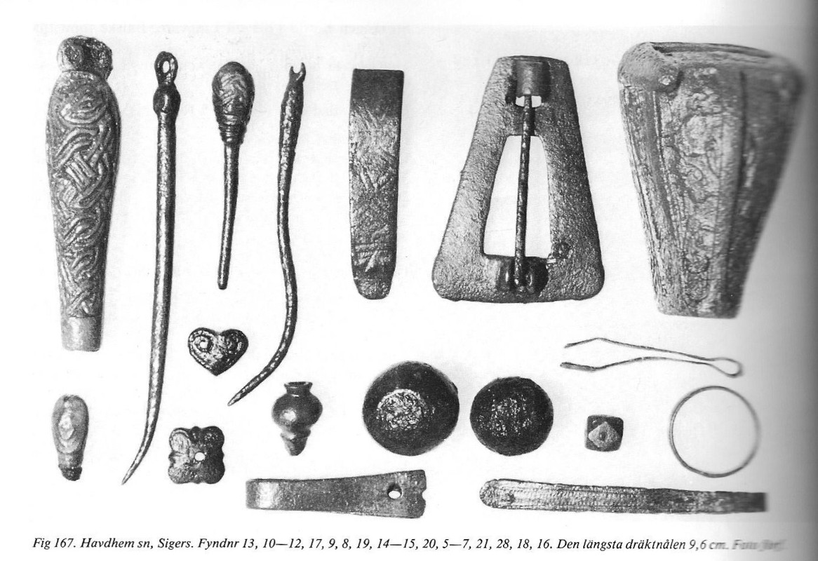 Viikinkiaikainen pukuneulat 001