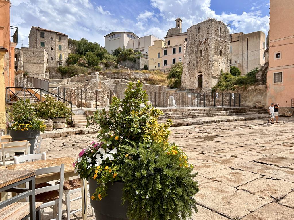 Жаркий сентябрь на побережье Тирренского моря. Жаркий сентябрь на побережье Тирренского моря.