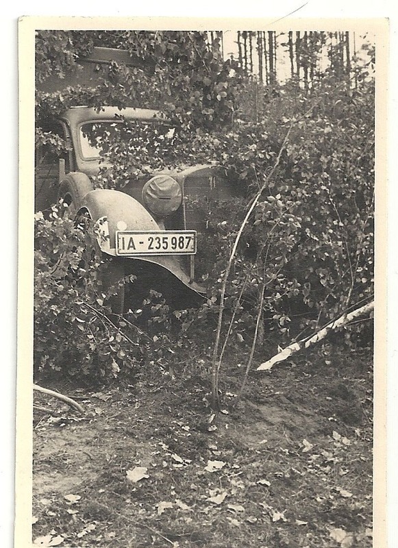 Orig.Foto getarnter Kübelwagen Auto PKW Bereitst