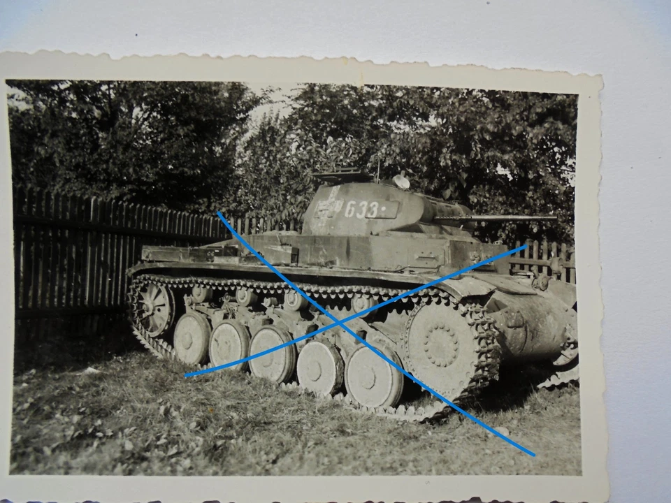 Polen 1939 abgeschossener deutscher Panzer b Sochczew ( Masowien ) (1)