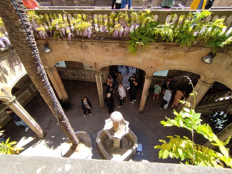 Barcelona 2025 - Blogs de España - Dia 2. Jueves 17 de Abril. El barrio gótico. (6)