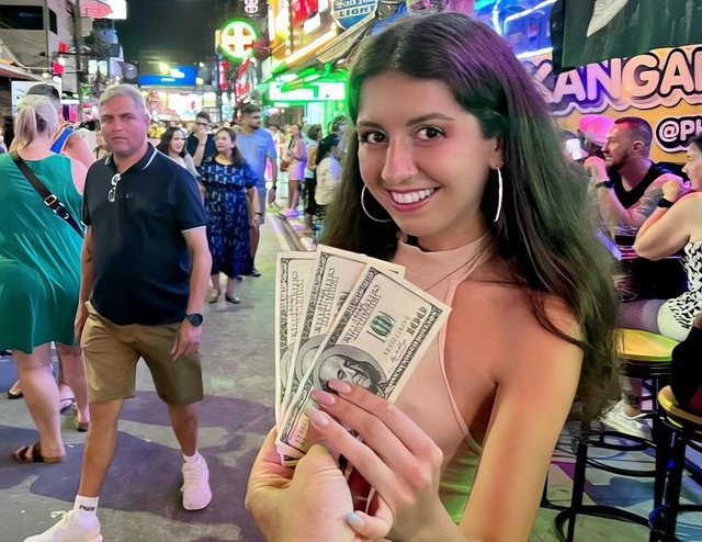 A Vacationing Tourist Liked To Have Sex For Money 26