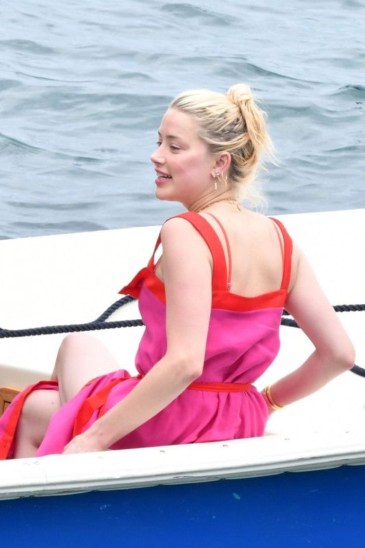 Amber Heard In Bikini At A Yacht On Amalfi Coast 07 27 2019 9 Postimages