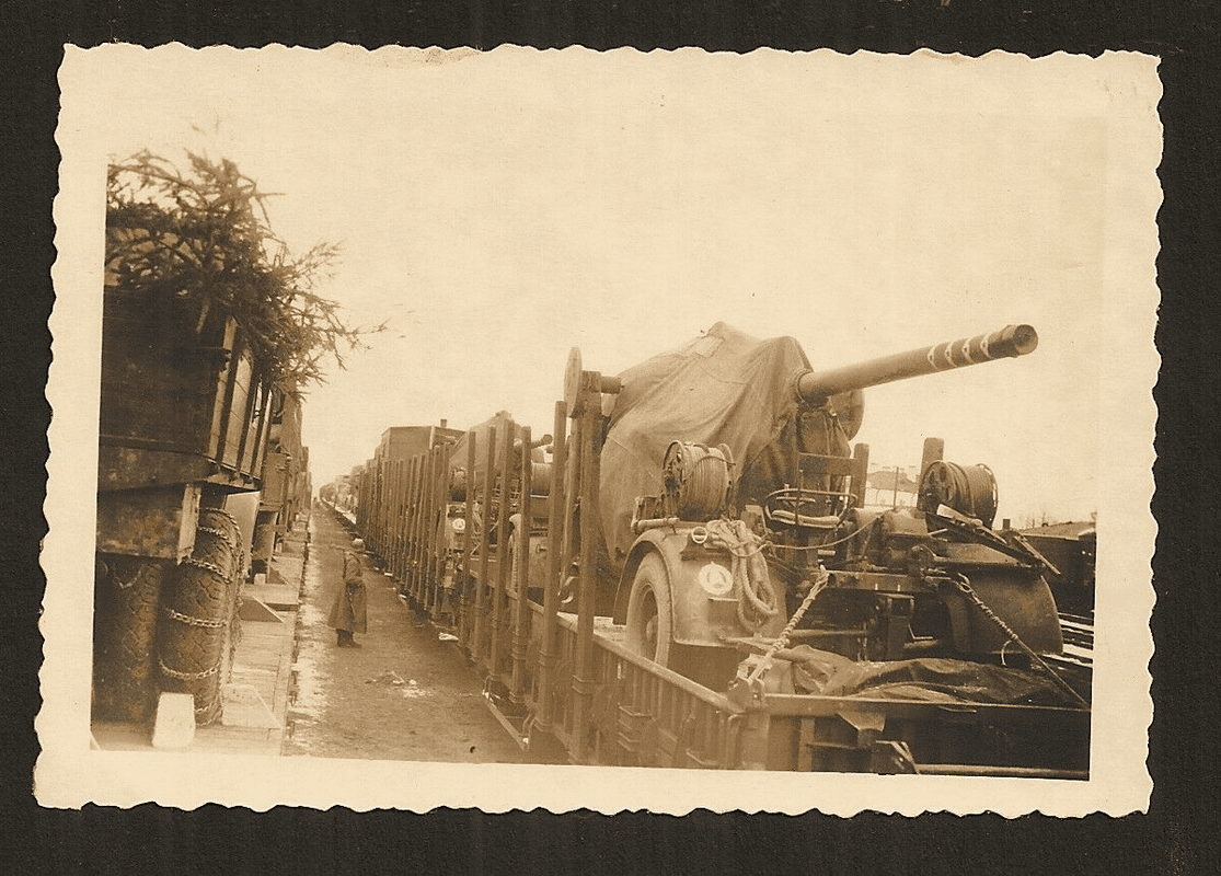 8,8 cm FLAKGESCHÜTZ - Divisionsabzeichen u. Abschußringen