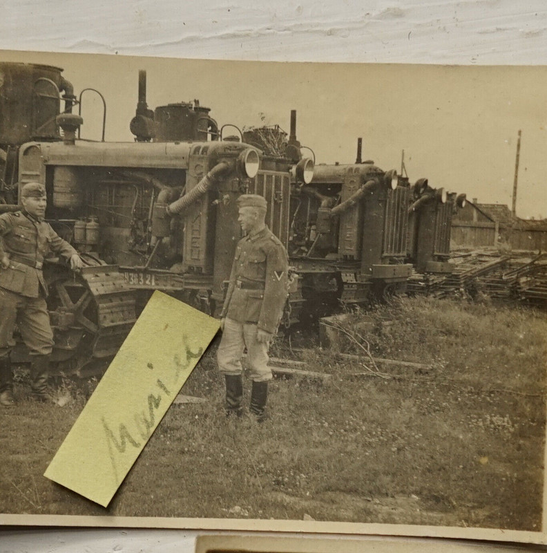 Ukraine 1941 Beute Panzer Zugmaschine Trümmer Fahrzeug Beschrieben