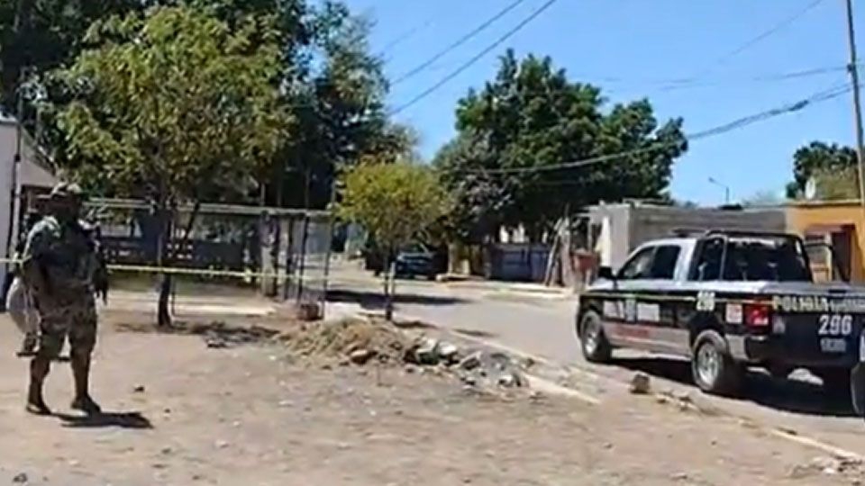 Al norte del municipio de Cajeme, sicarios intentan ejecutar a hombre; quedó una camioneta abandonada