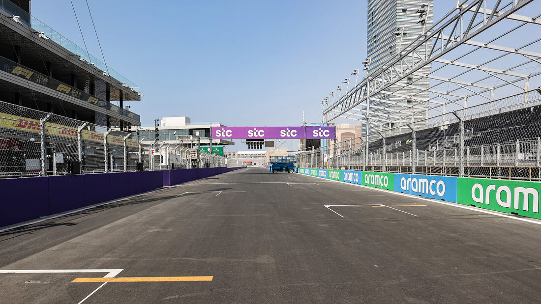 Impressionen-Formel-1-GP-Saudi-Arabien-Jeddah-Corniche-Circuit-Donnerstag-2-12-2021-169Gallery-c8fae