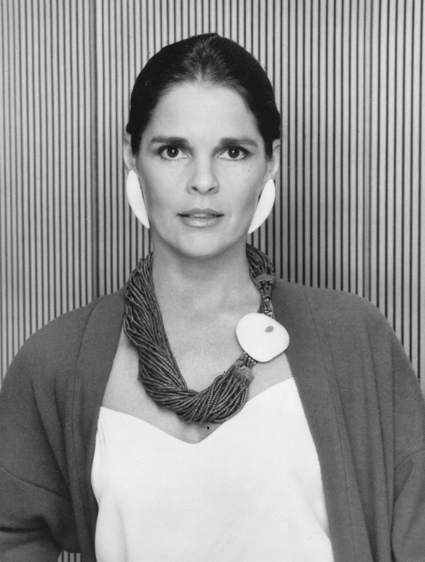 Ali_MacGraw_b30