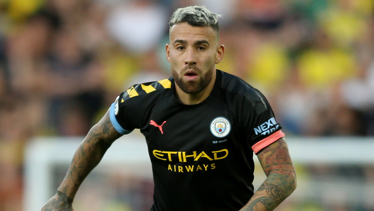 Atlas celebra su campeonato abriendo botella de whisky guardada por 67 años