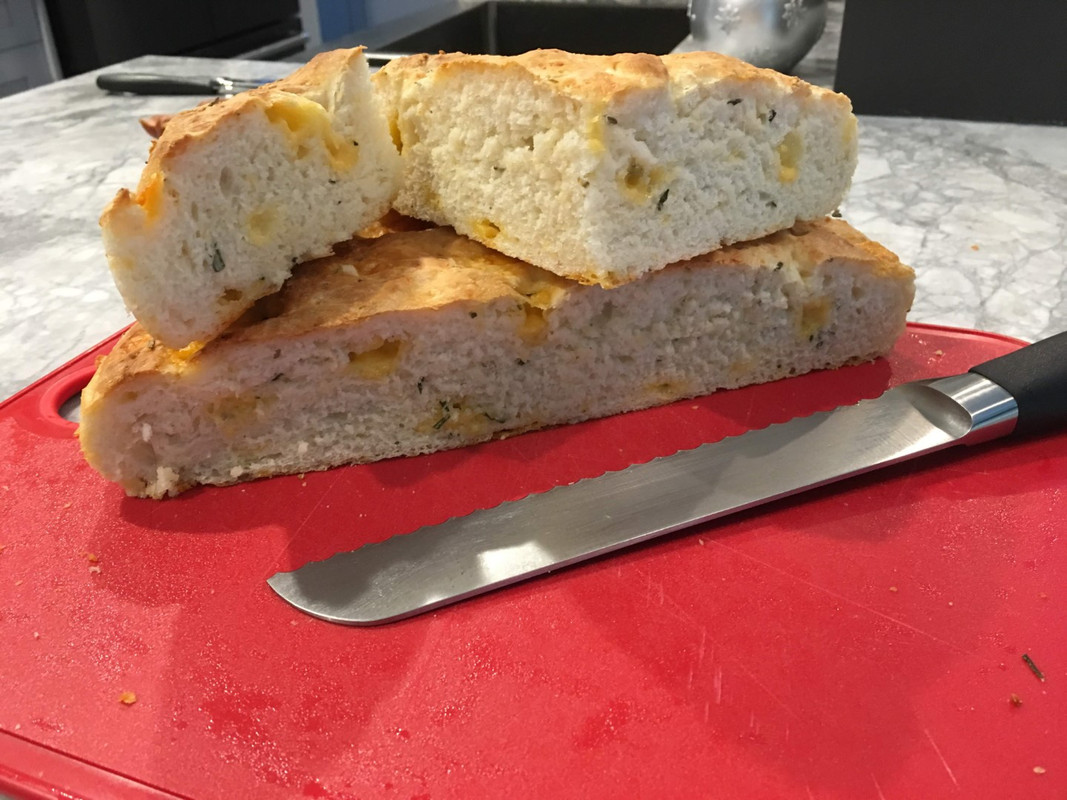 No Knead Cheddar Skillet Bread The Canuck Foodie