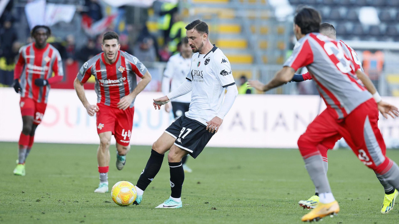 Spezia vs Cremonese, 01h30 ngày 02/06