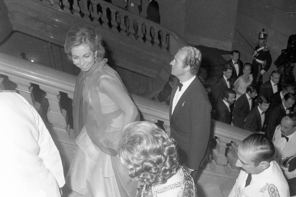 el-robo-de-la-capa-de-la-reina-sofia-se-PM3Y2GTV5RGFJBOT4SMMT7ZLXE