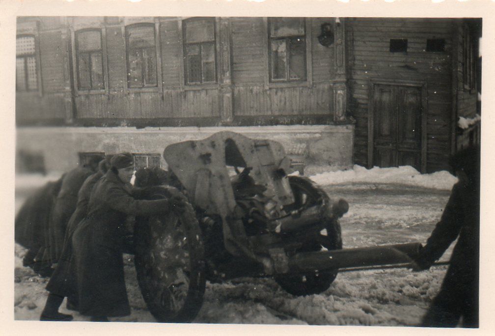 Wehrmacht Kampf Kursk Russland 1942 Ostfront Zerstörte 10,5cm Haubitze LeFH 18