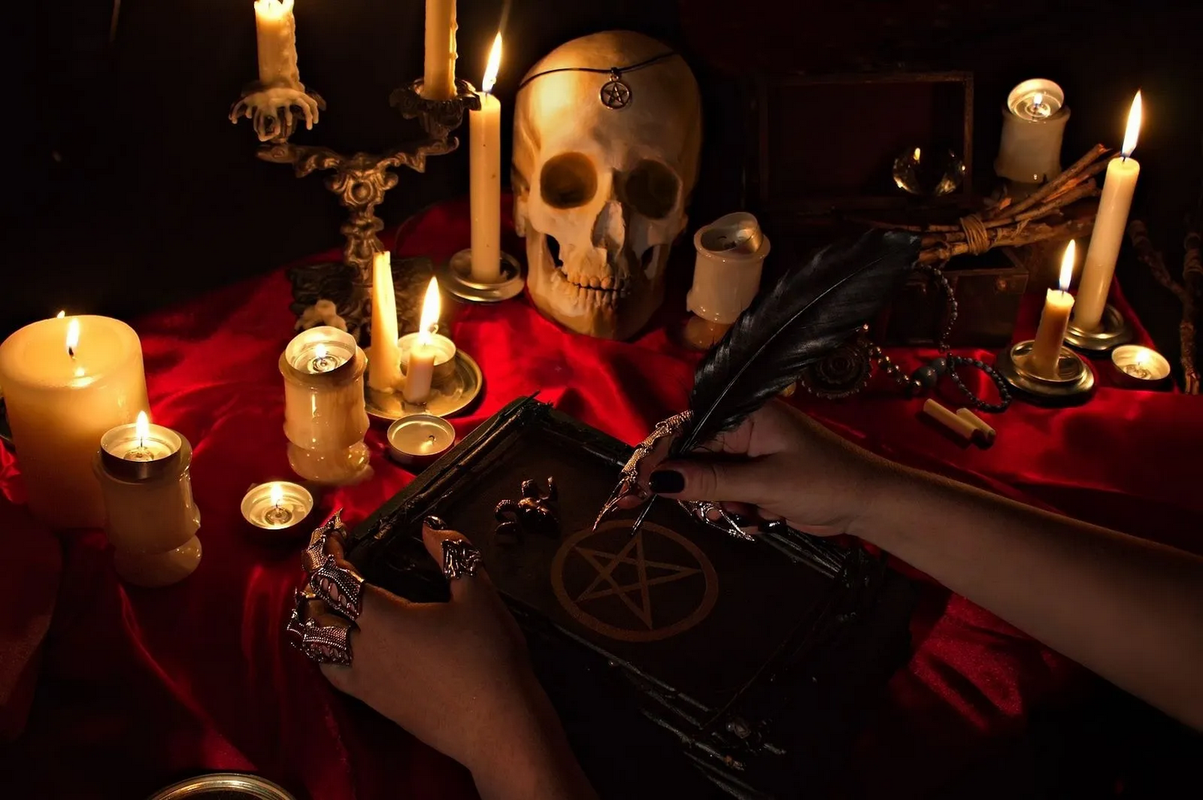 Asesinato macabro: Dos hermanas son halladas sin vida en un centro de satanismo en Colombia