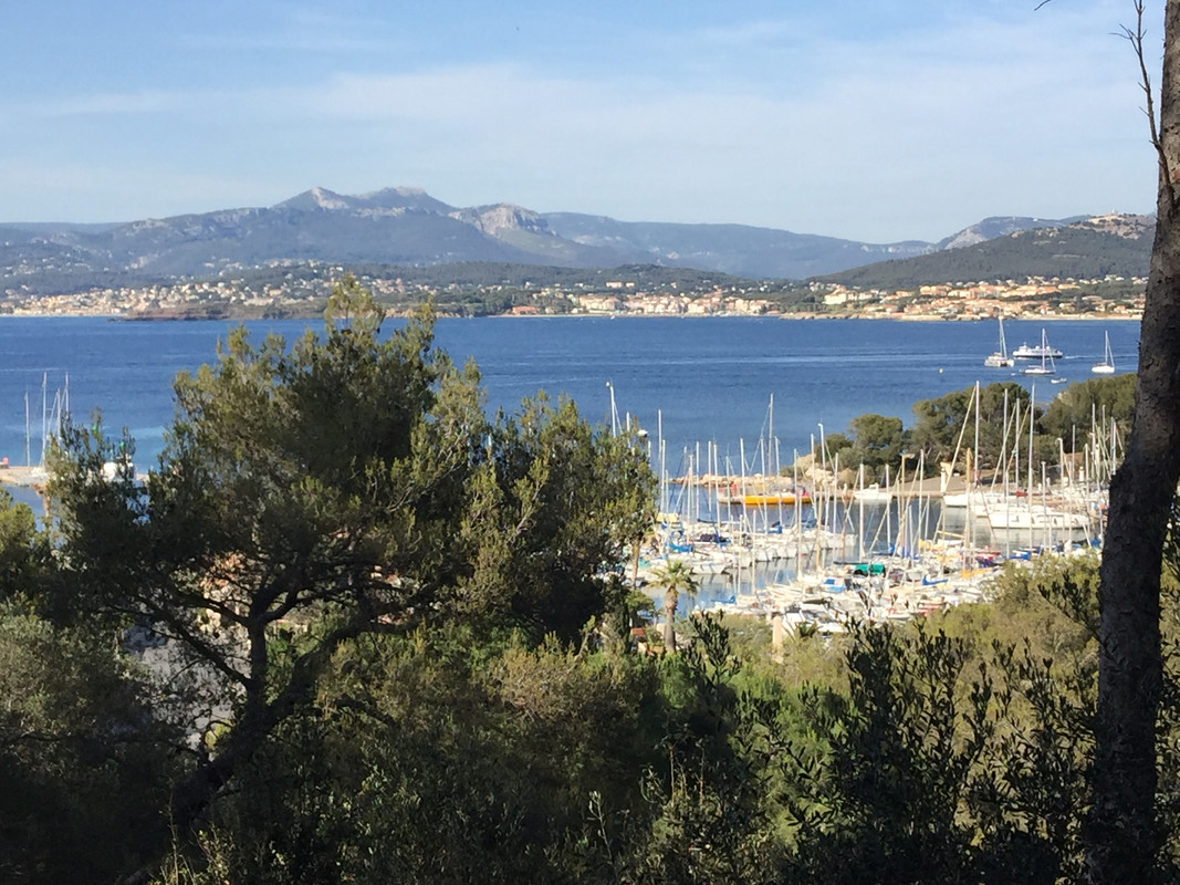 4BB404CA-C070-460A-AE95-0AED2C89784D