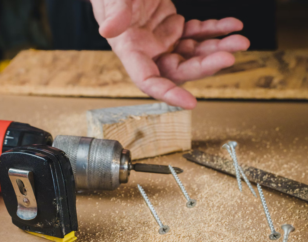 Какие крепежные детали применяются для соединения деревянных конструкций