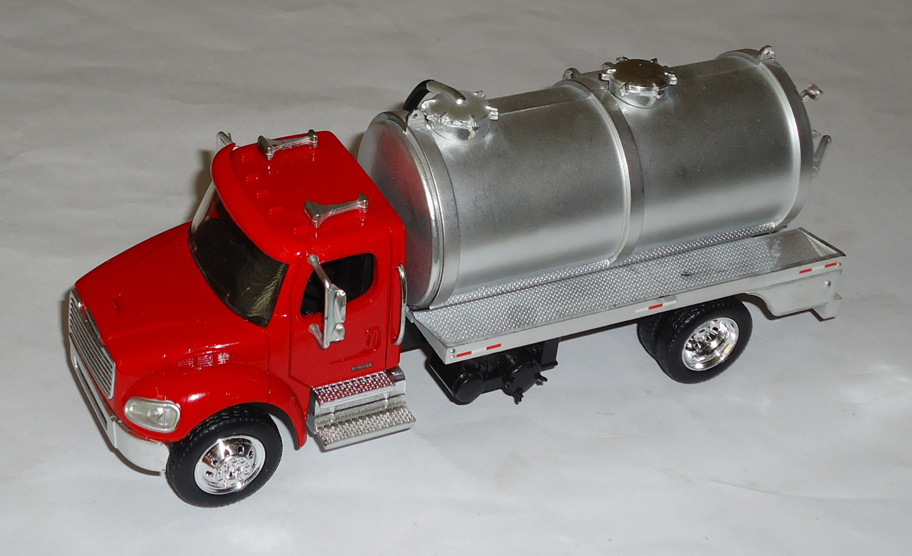 Freightliner-Business Class M2