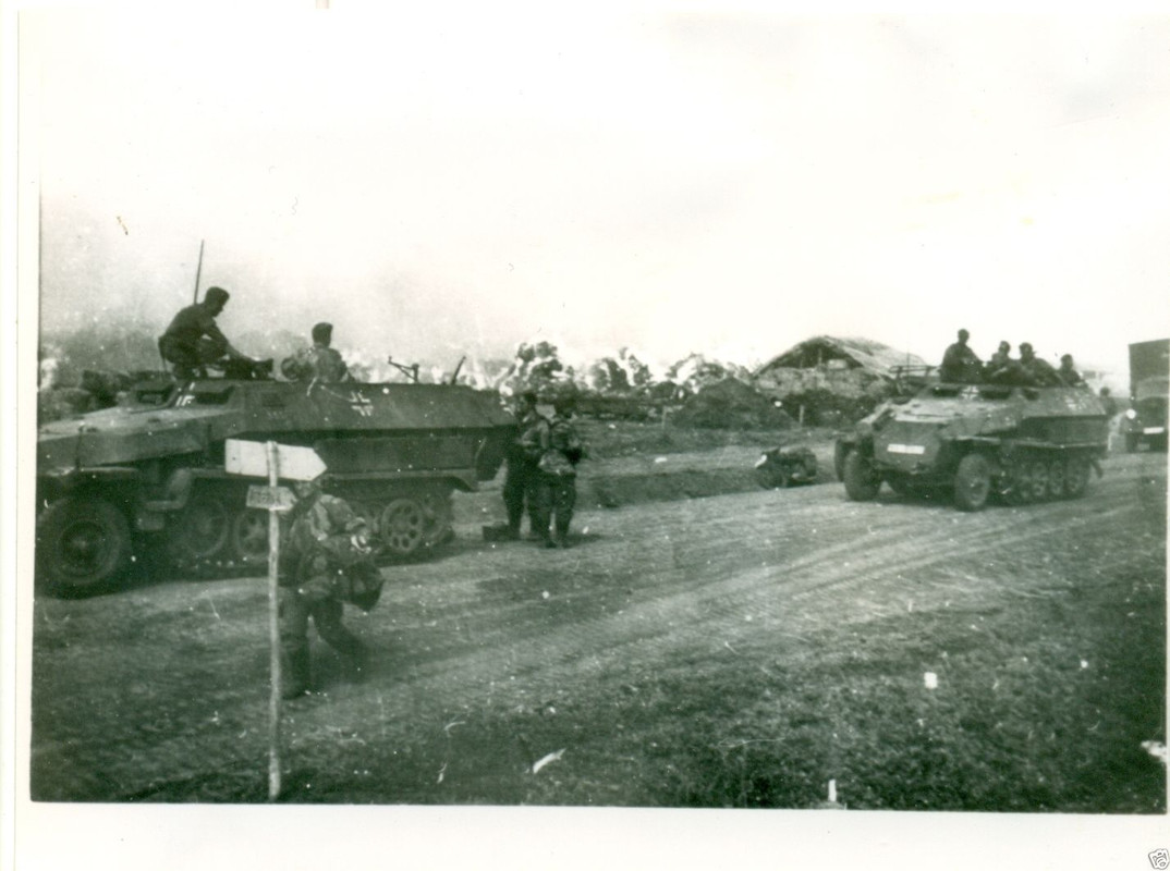 SCHÜTZENPANZER - PANZERWAGEN - Sd.Kfz - TARNUNG 