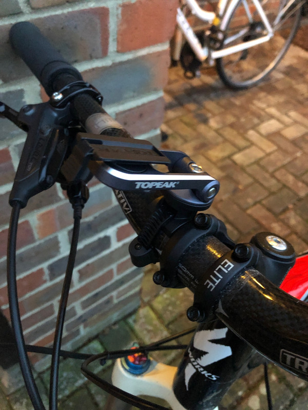 B0324187-F8B0-42B8-A9F8-01DD3CADB517