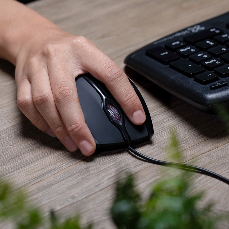 Mouse con cable KlipXtreme Ebony en color negro.