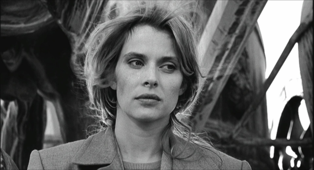 Faraway, So Close! (1993).mkv_004353.583