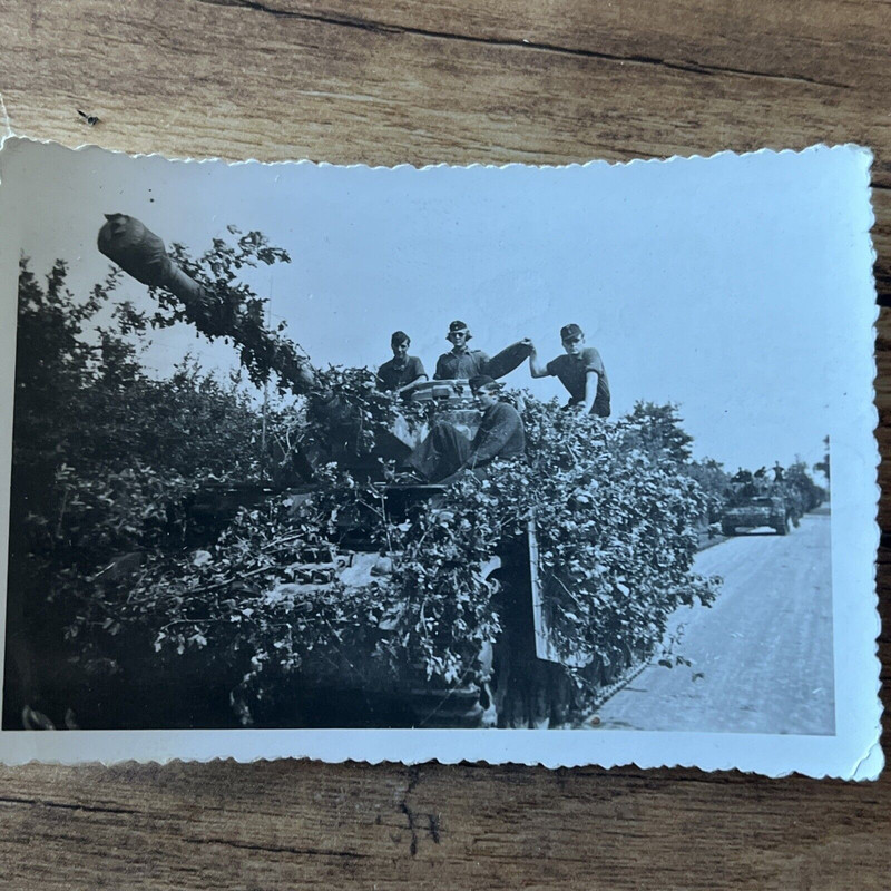 Panzer IV Langrohr 7,5 cm Seitenschürze Camo Laubtarnung 1944 Invasionsfront