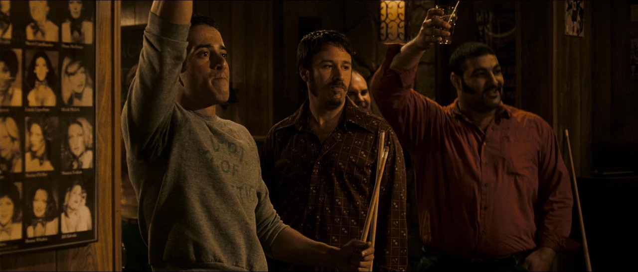 Invincible (2006).mkv_snapshot_00.29.41_[2018.01.22_22.06.26]