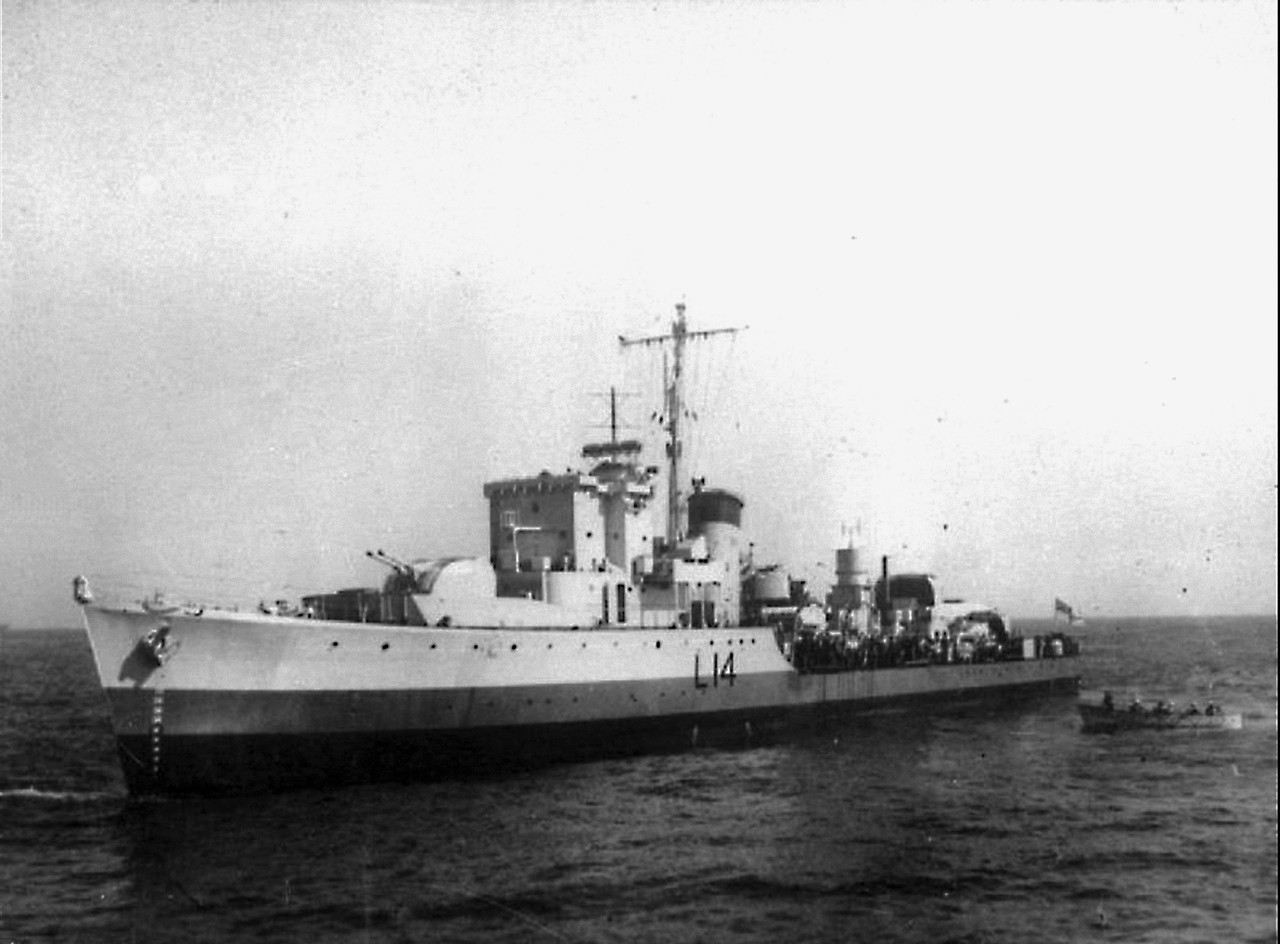 https://i.postimg.cc/WbpgSYth/HMS-Beaufort-(L-14)-8-maa-1945.jpg
