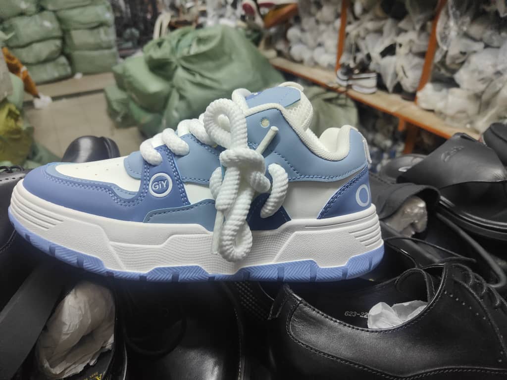 Ogiy shoes inkweto nziza cyaneee