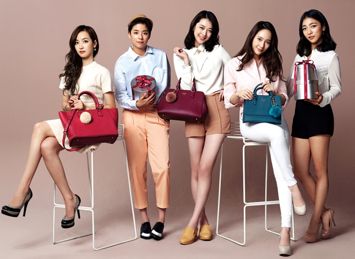 ahli kumpulan f(x) iaitu victoria, sulli, krystal, luna, amber