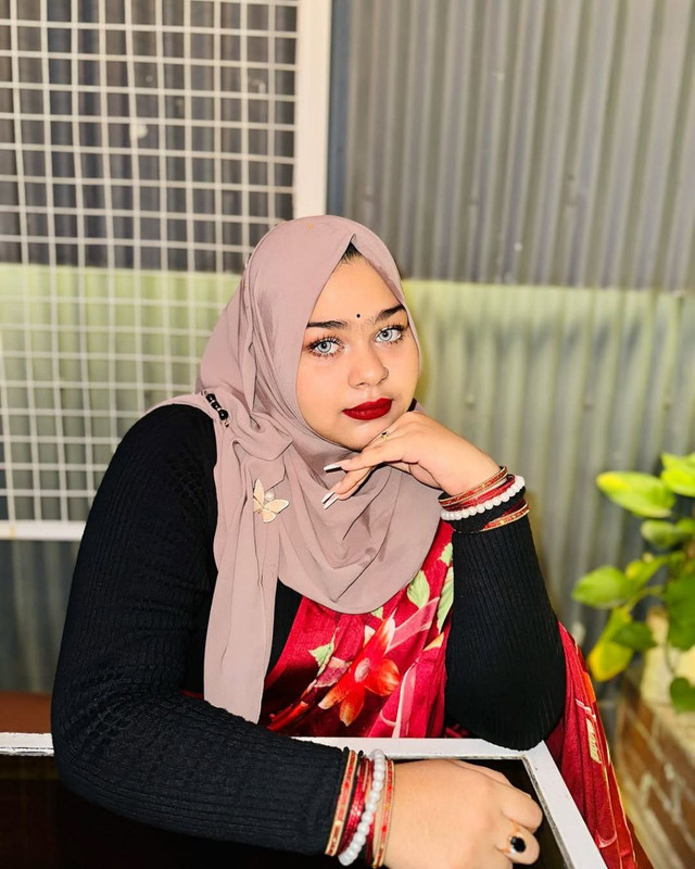 photo 6147629270977678436 y