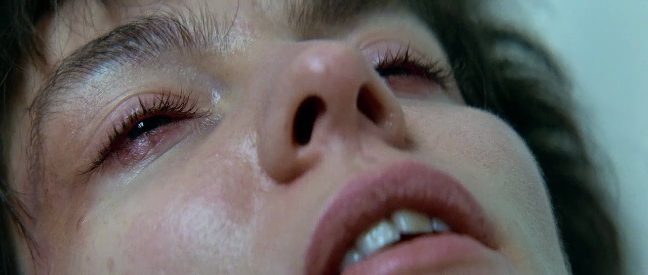 La.Femme.Nikita.1990.720p.x264.AAC-www.300mbunited.me--sUN.mkv_2