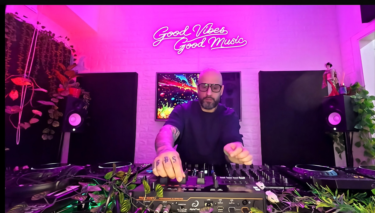 Cartel de neón Good Vibes Good Music