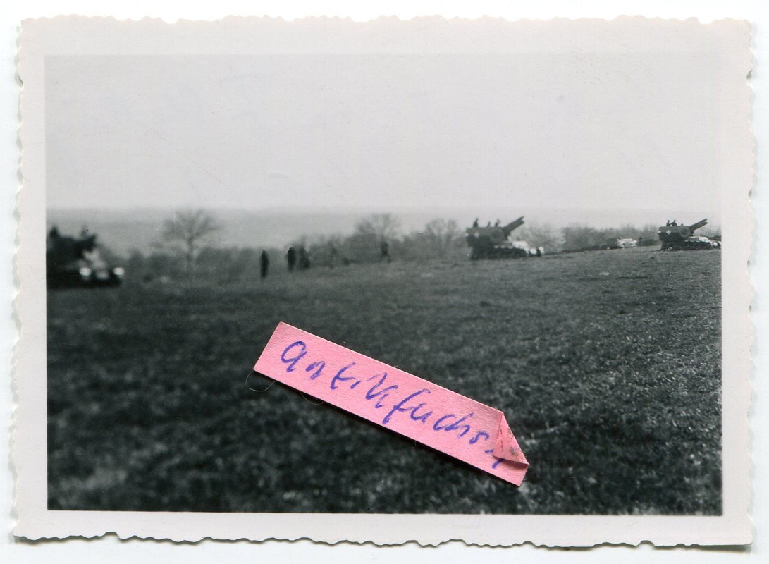 Panzer-SfL 15cm ( Sd.Kfz.135-1) mit Tarnanstrich