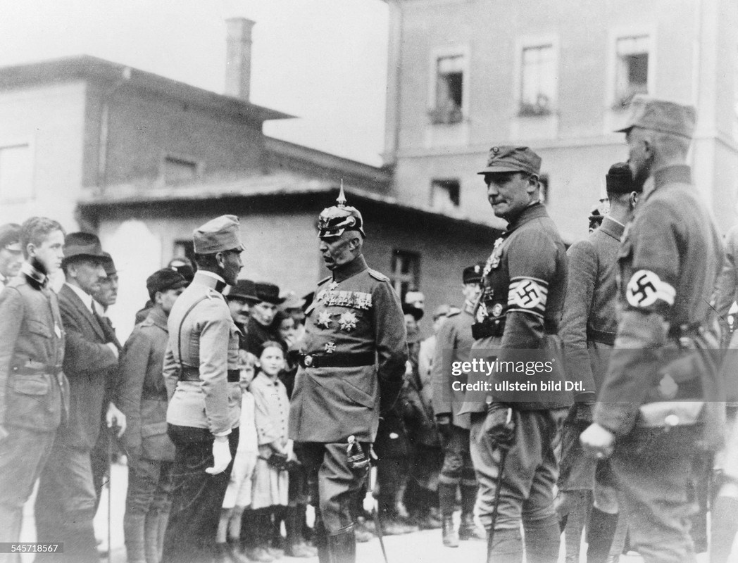 september-30th-1923-former-general-erich-ludendorff-after-v0-fpswh8jrzdrb1