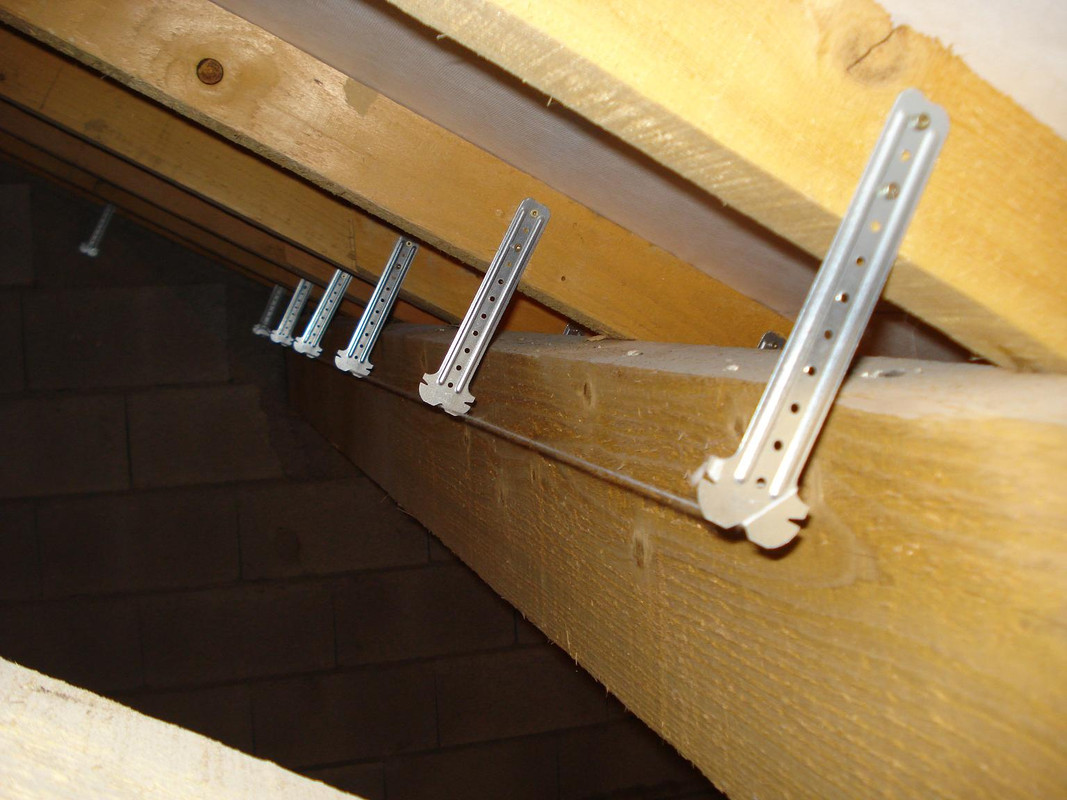 AG. Détail suspentes