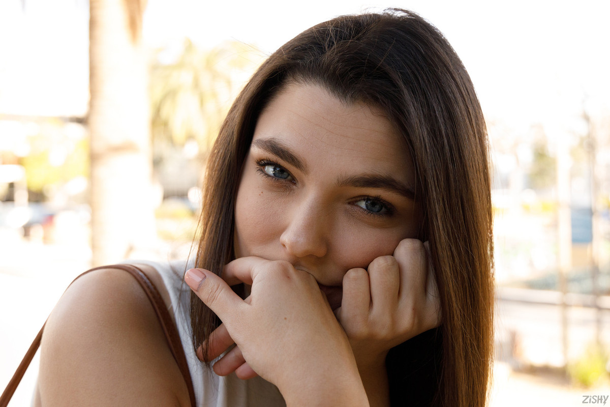 full_026_8358104003111053