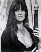 Caroline-Munro-b94