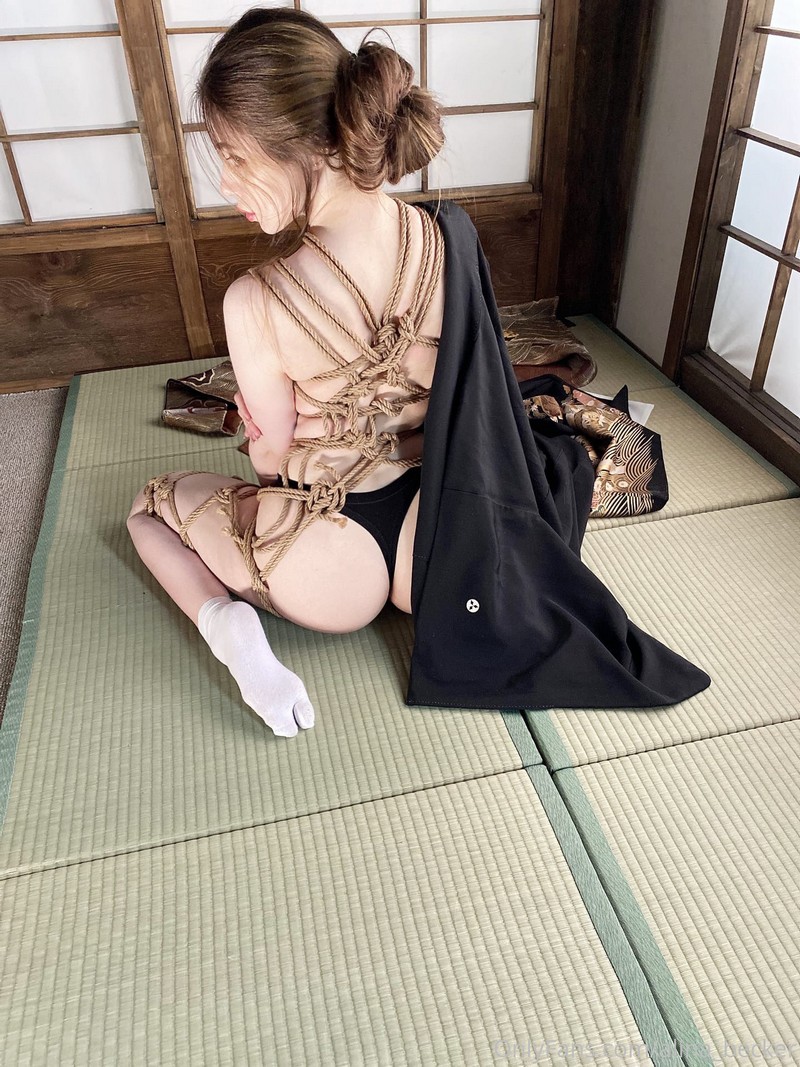 Alina Becker 绳艺主题 Cosplay 艺术写真图集【35P-19.9M】插图1