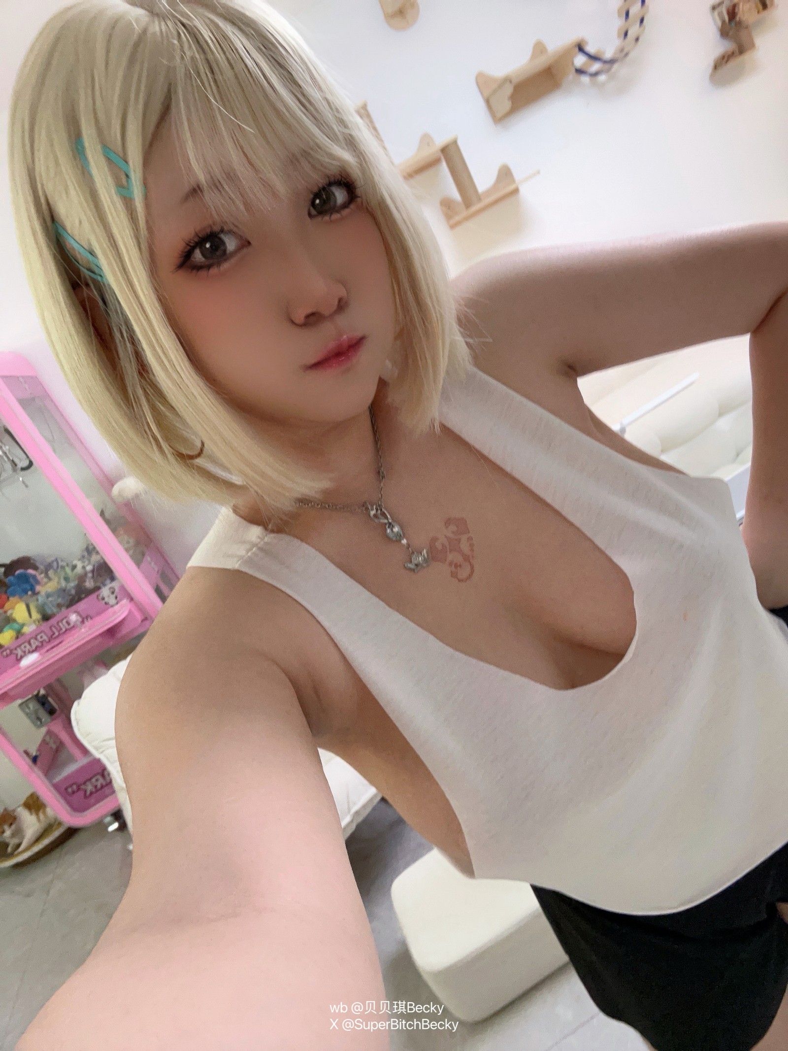 贝贝琪 Becky 热裤主题 Cosplay 写真合集｜街拍风高清摄影（37P｜226MB）插图4