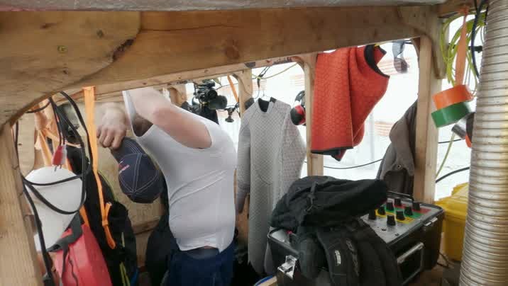 [Image: rkuhoqu721h5.jpg]