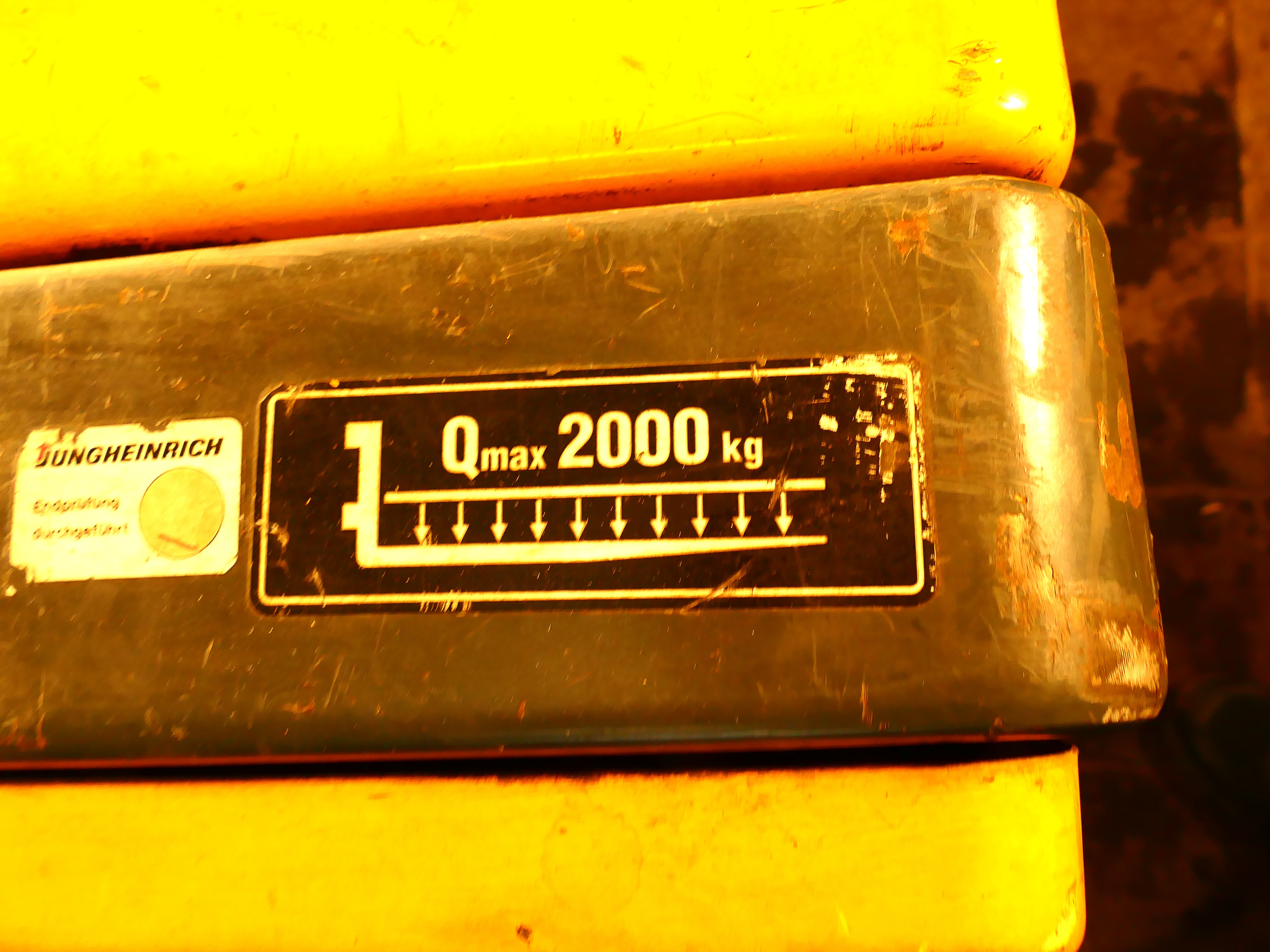 Jungheinrich EJE R20 Tragkraftkennzeichnung 2000 kg