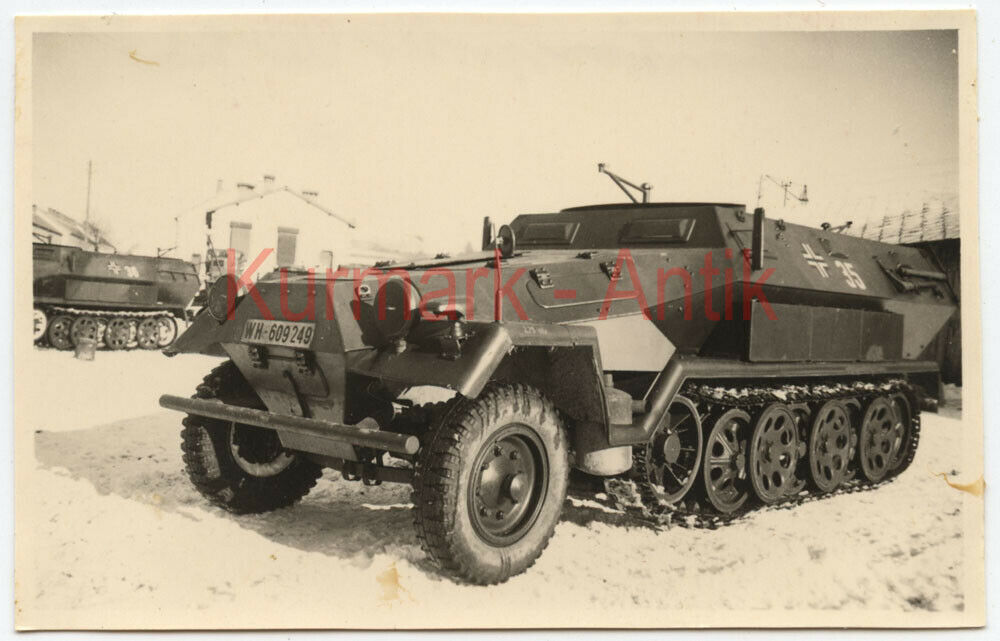 Foto Wehrmacht Russland Twer Rschew Wolga Panzer Spähwagen 251 M