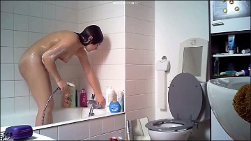 [Image: Voyeur12515122005.jpg]