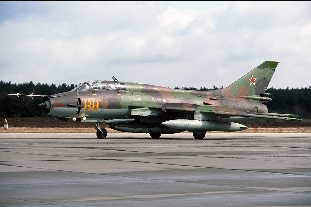 20 GvAPIB Su-17UM3 88 yellow_17532365202 (2)b