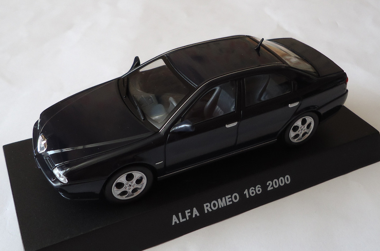 Alfa-Romeo-166 (2000)