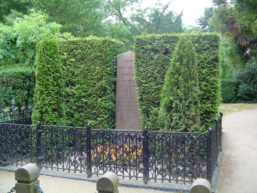 H-C-Andersen-grave-2